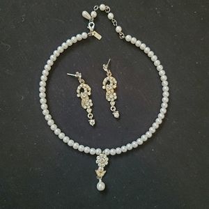COSTUME Jewelry faux Pearl necklace & Earring set